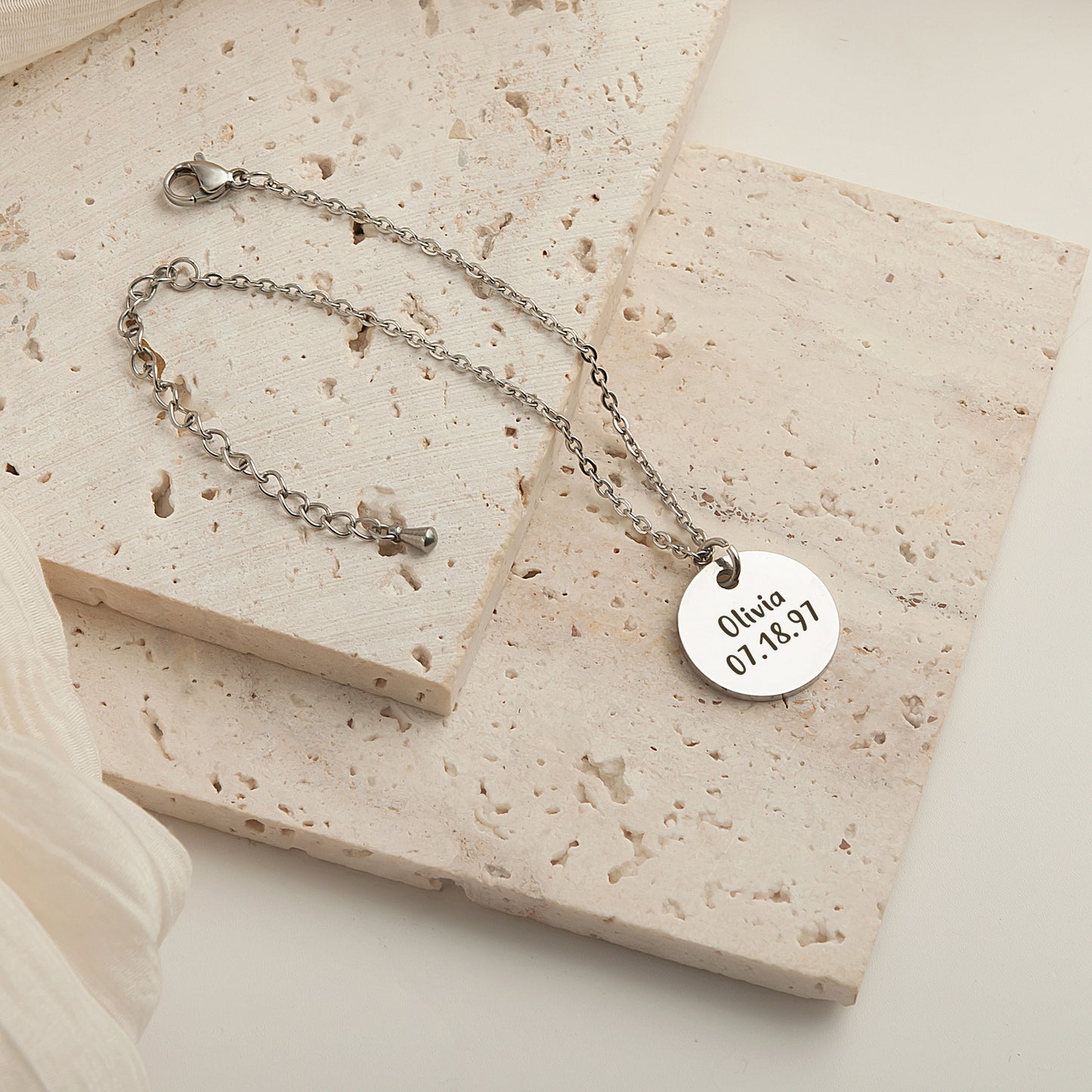 Personalized Round Charm Chain Bracelet