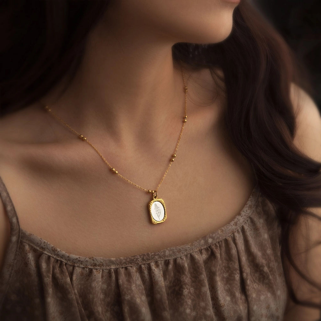 "I Love You Mom" Vintage Mirror Birth Flower Necklace