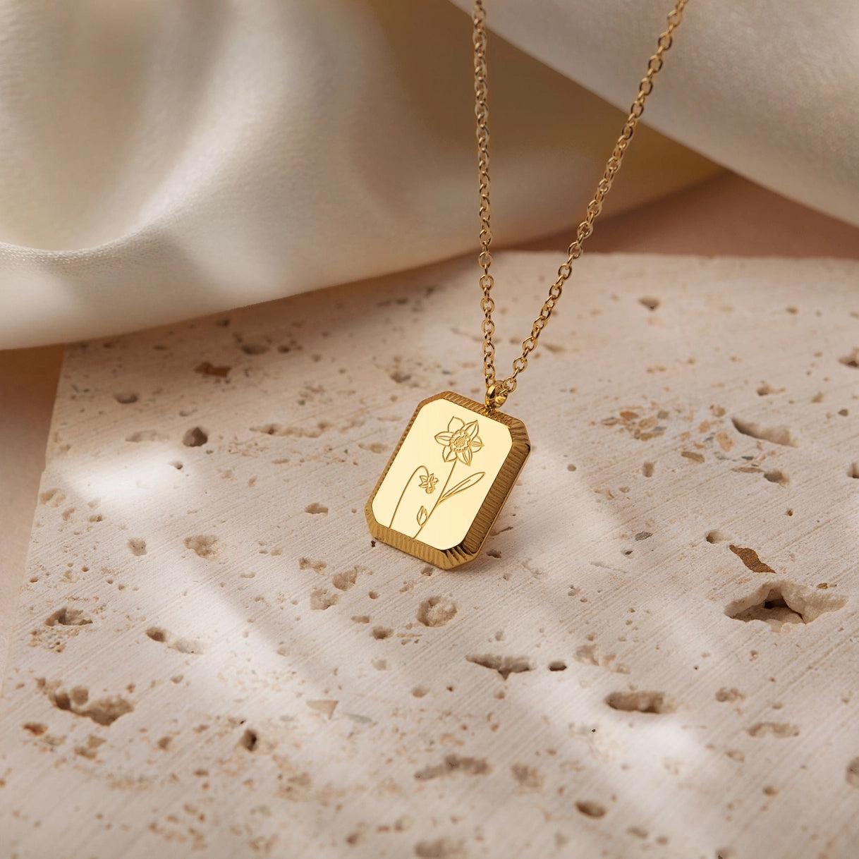 "To My Beautiful Mom" Rectangle Birth Flower Necklace