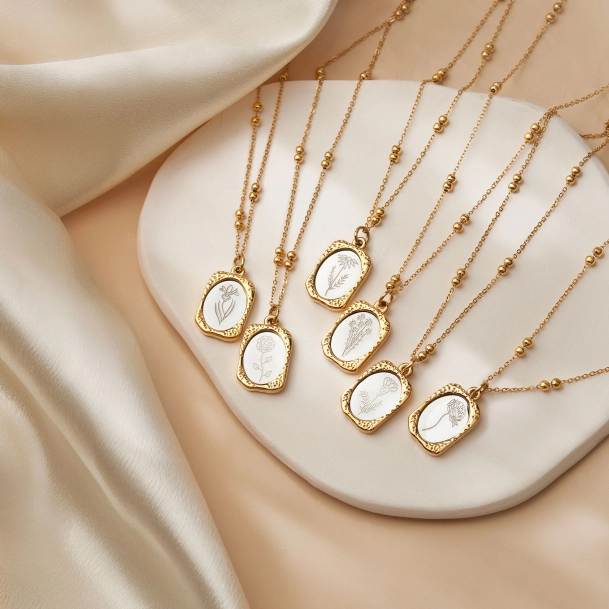 "To the Best Mother" Vintage Mirror Birth Flower Necklace