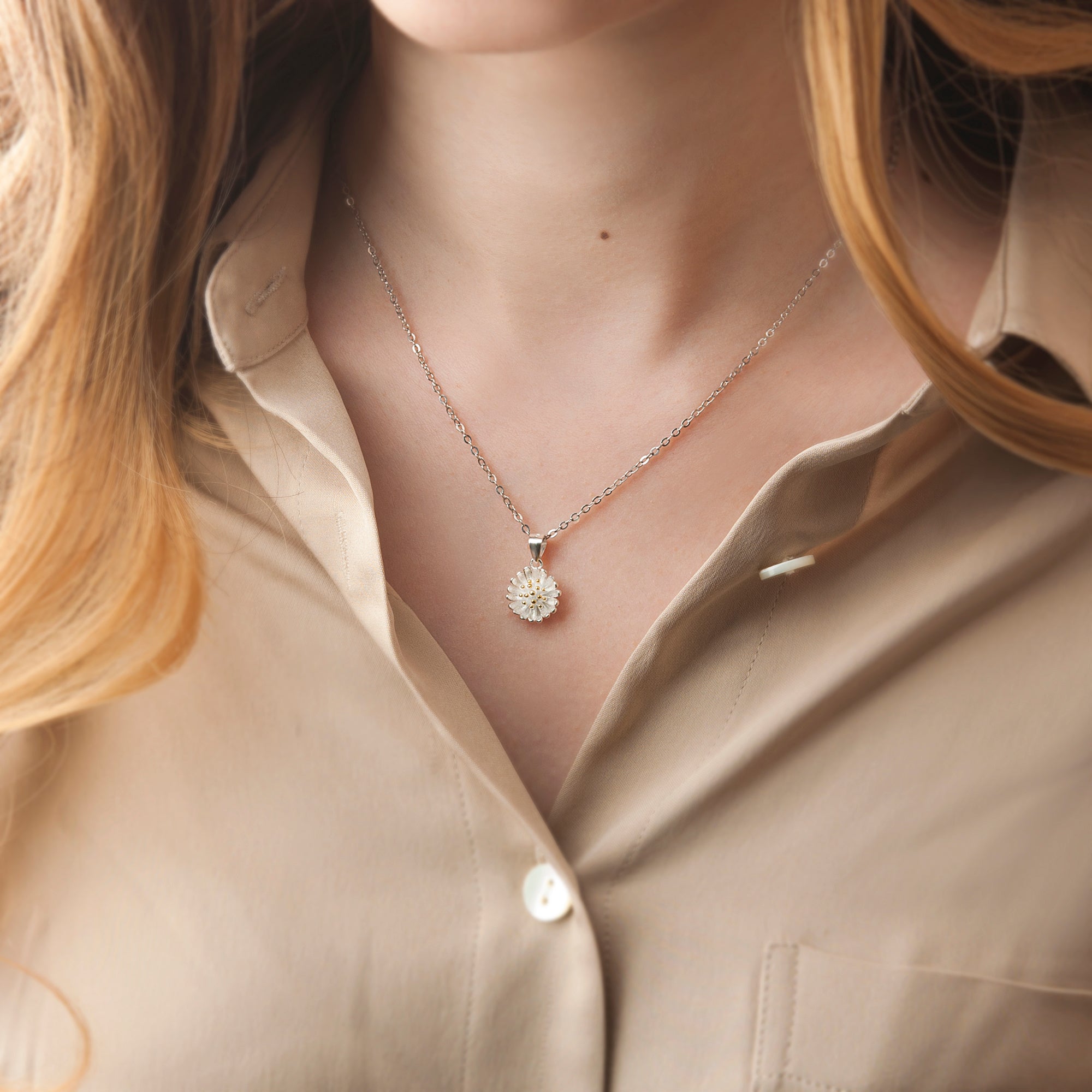 To an Amazing New Mom Daisy Necklace