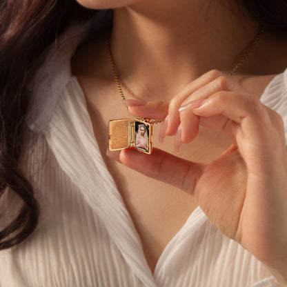 Personalized Locket-Style Picture Necklace