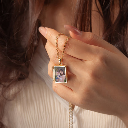 Personalized Family Photo Memries Locket-Style Necklace