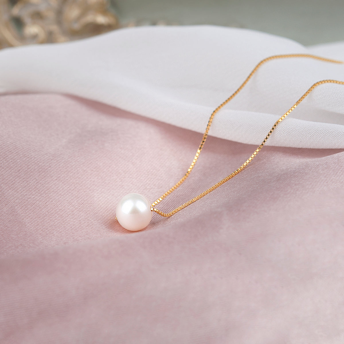 Custom Pearl Necklace with White Floral Card Necklace