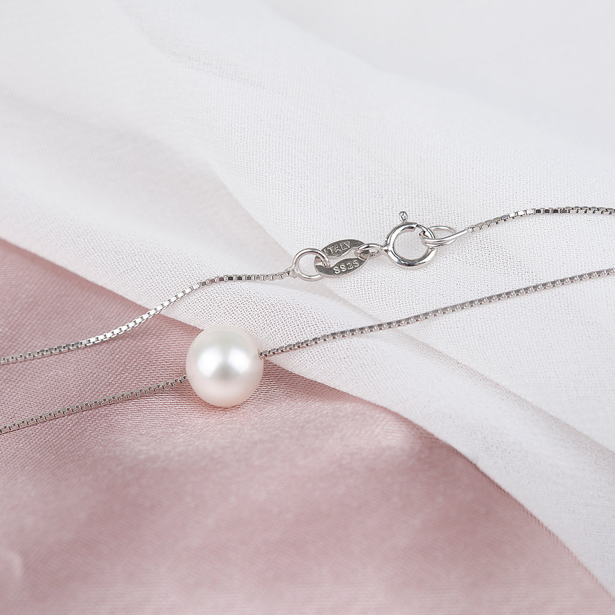 Custom Pearl Necklace with White Floral Card Necklace