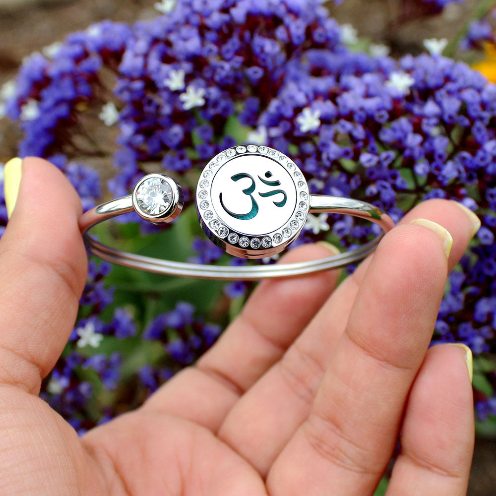 Om Sign Aromatherapy Cuff Bangle