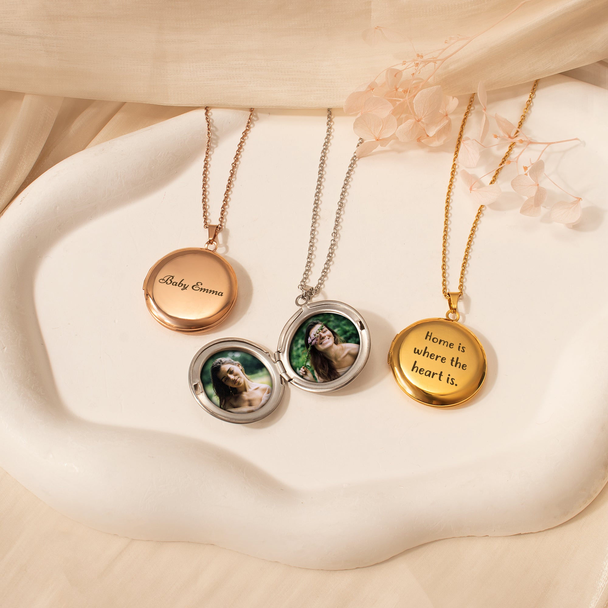 Round Photo Locket Necklace