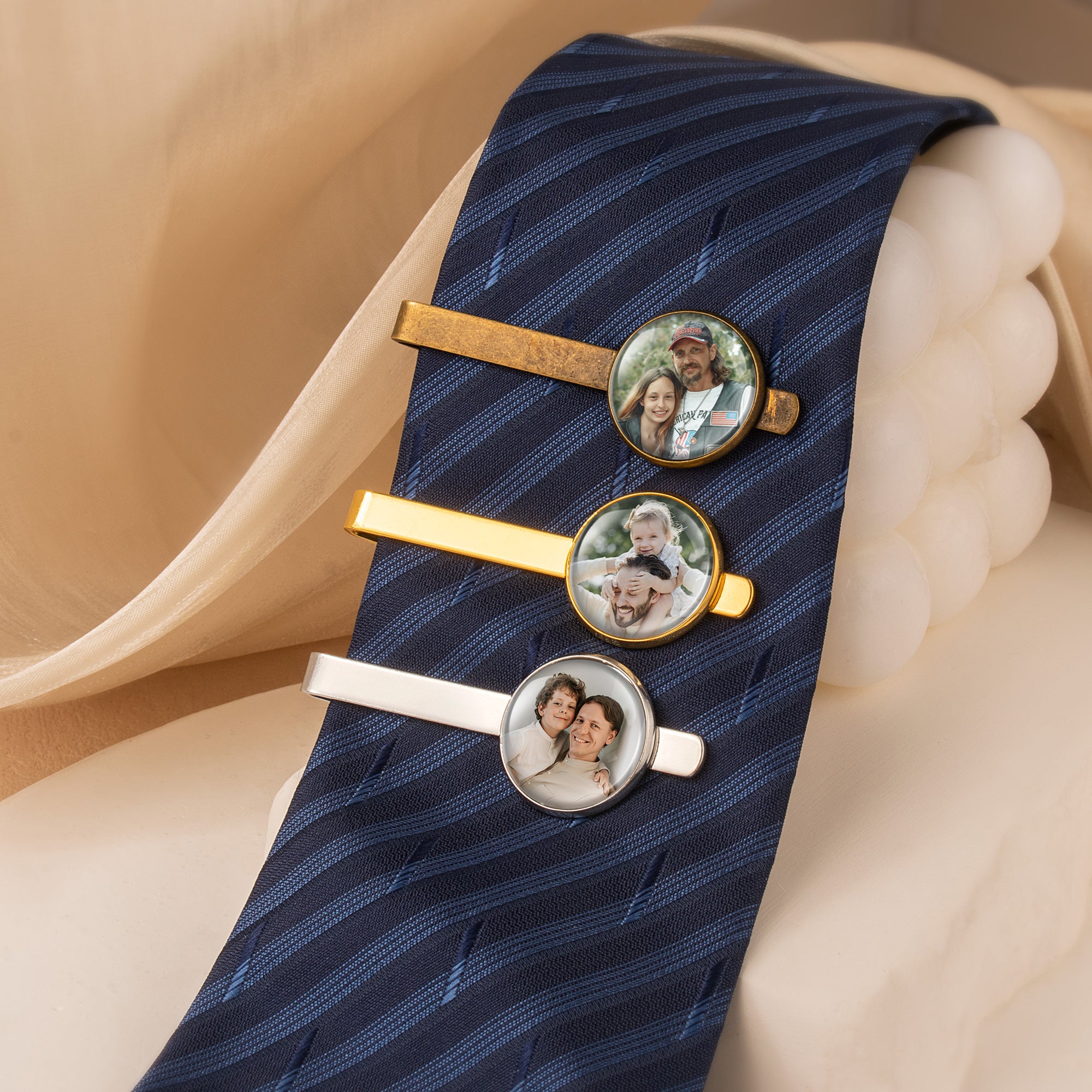 Round Tie Clip with Glass Dome Cab