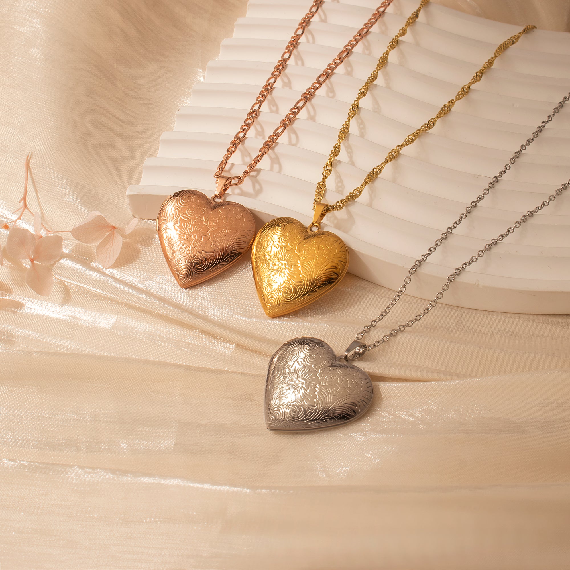 Wave Pet Photo Heart Locket