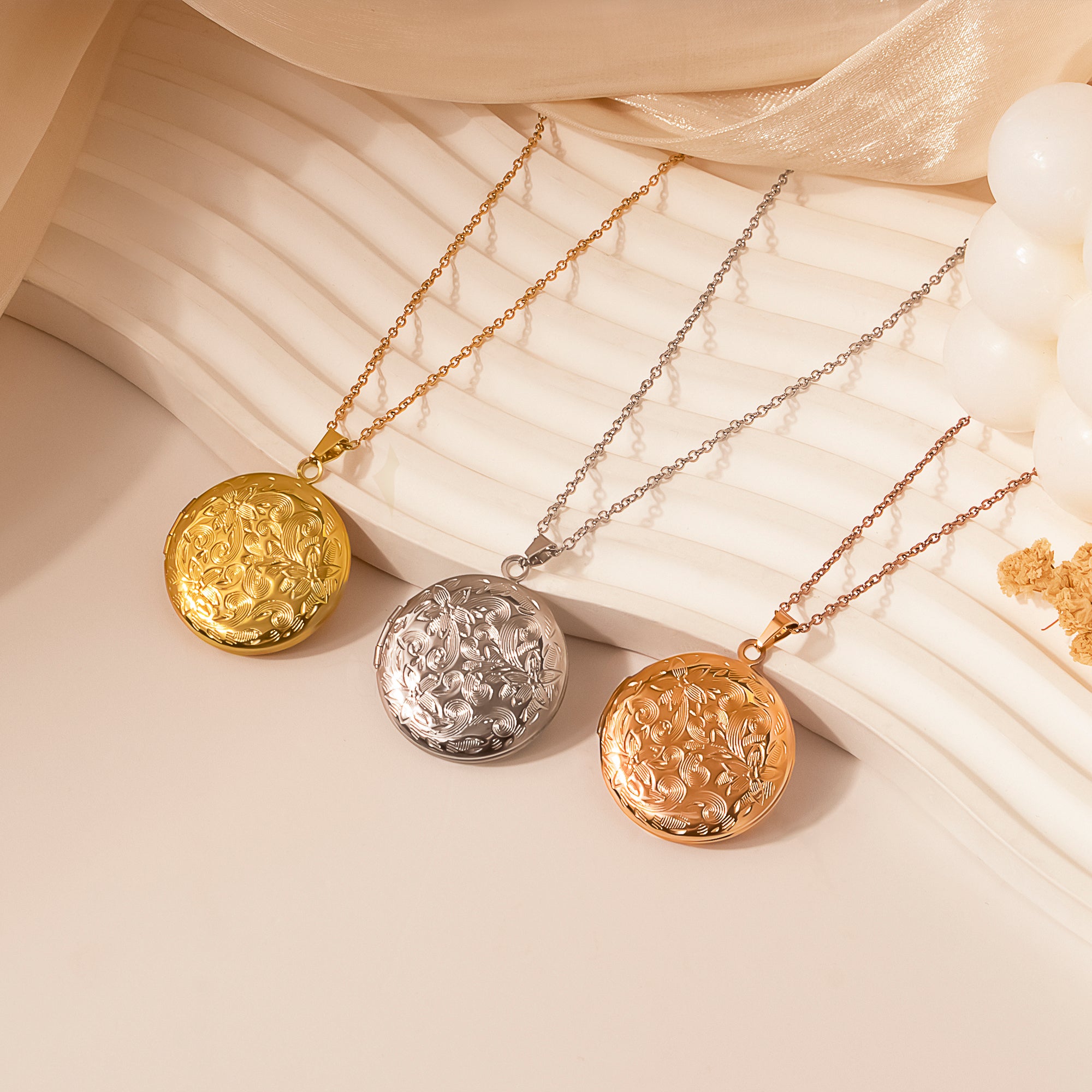 Victorian Flourish Round Photo Locket