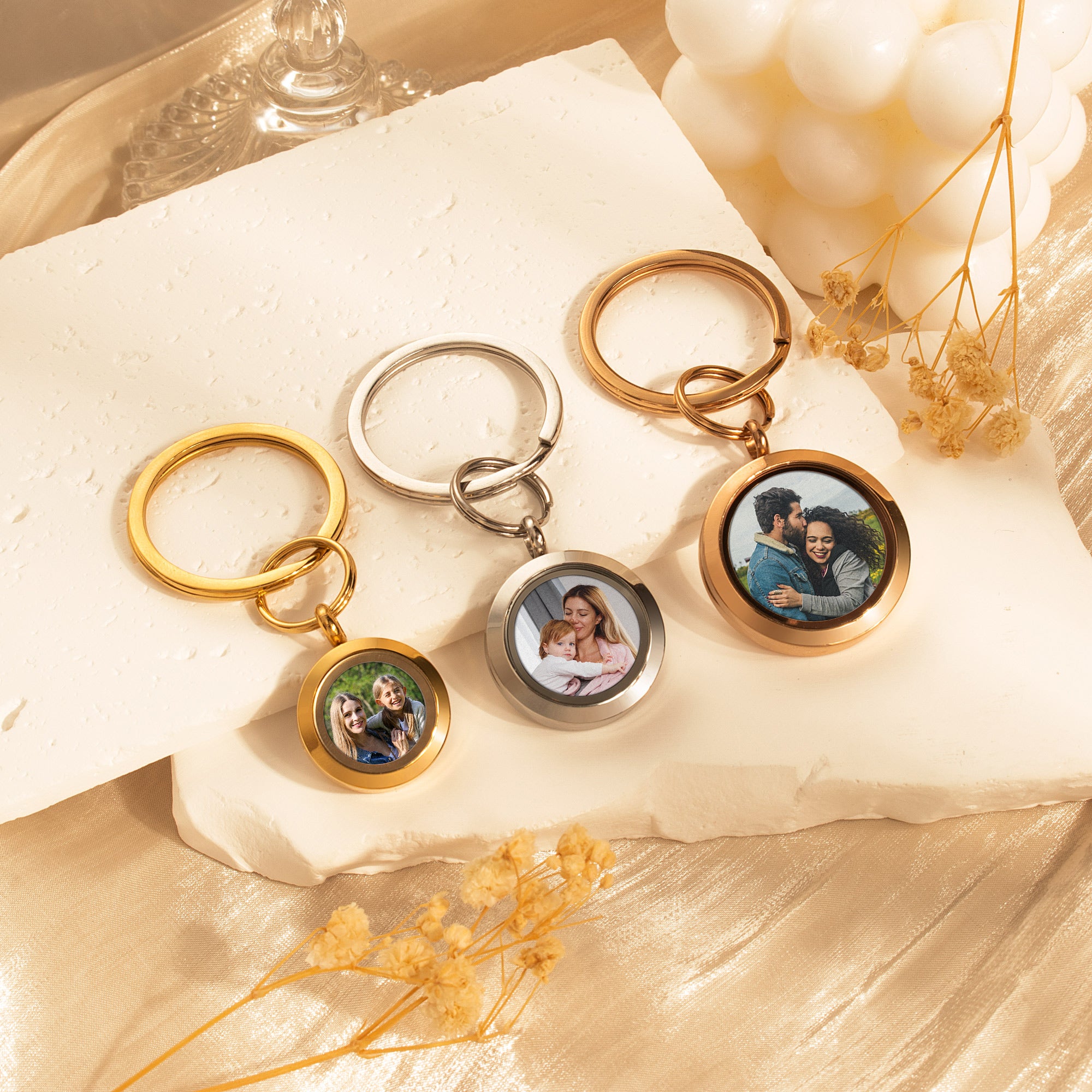 Round Photo Locket Keychain