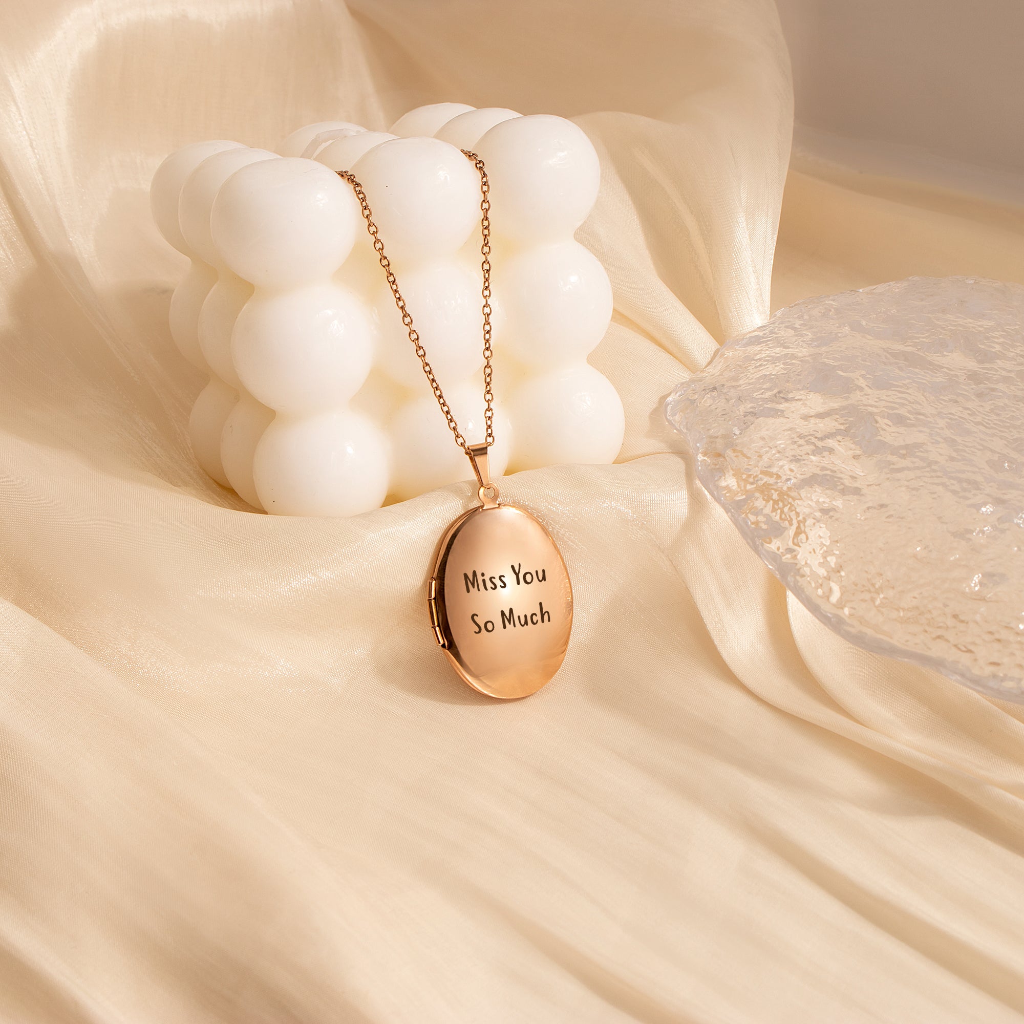 Oval Photo Locket Necklace