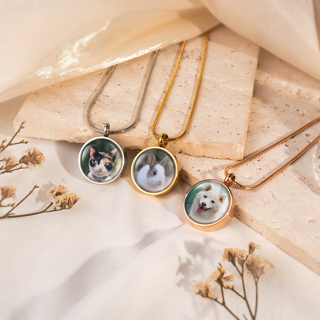 Round Pet Memorial Ashes Holder Necklace with Photo