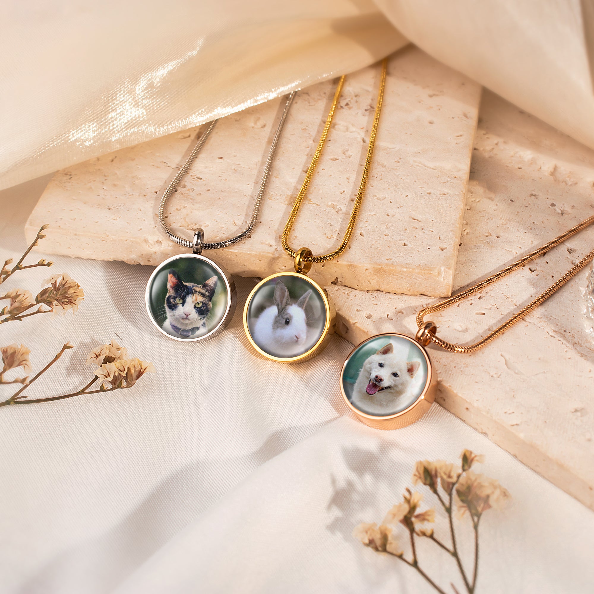 Round Pet Memorial Ashes Holder Necklace with Photo