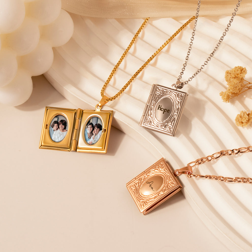 18K Gold Vintage Square Locket Necklace