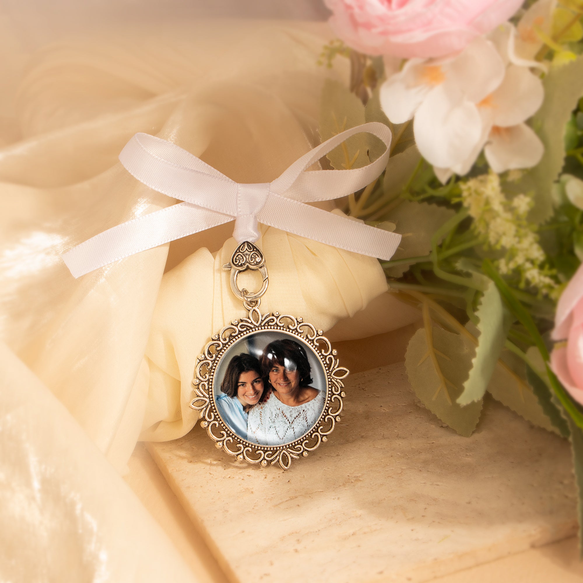 Round Double-Sided Photo Wedding Resin Ribbon Brooch