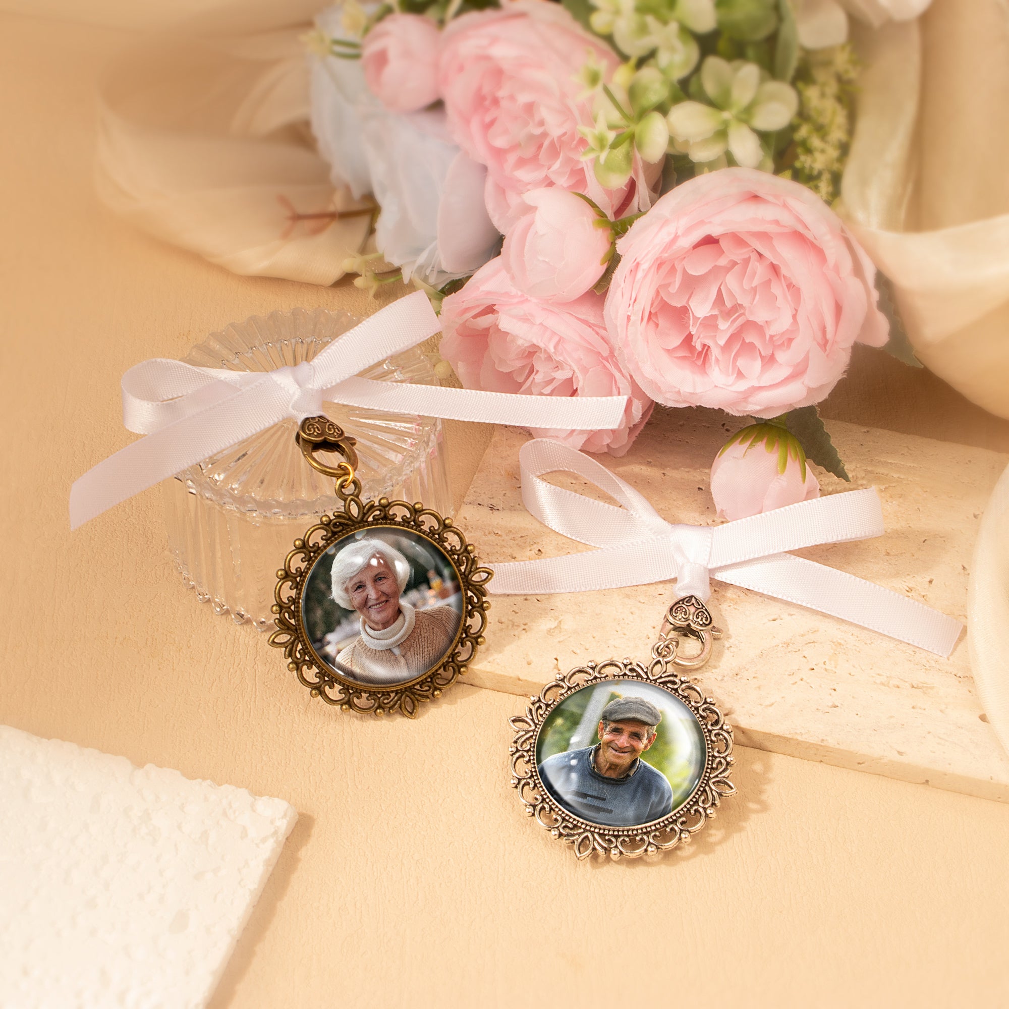 Round Double-Sided Photo Wedding Resin Ribbon Brooch