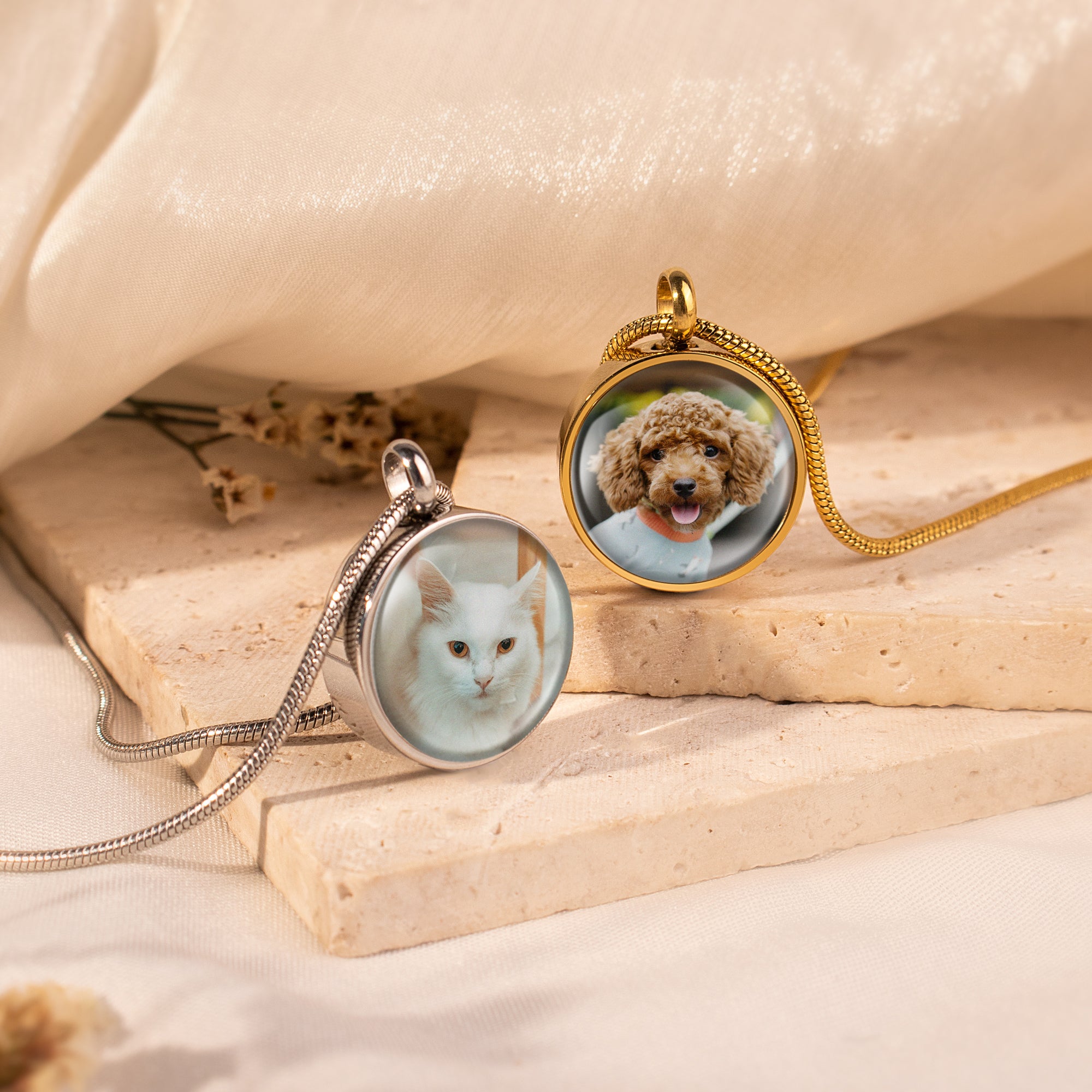 Round Pet Memorial Ashes Holder Necklace with Photo