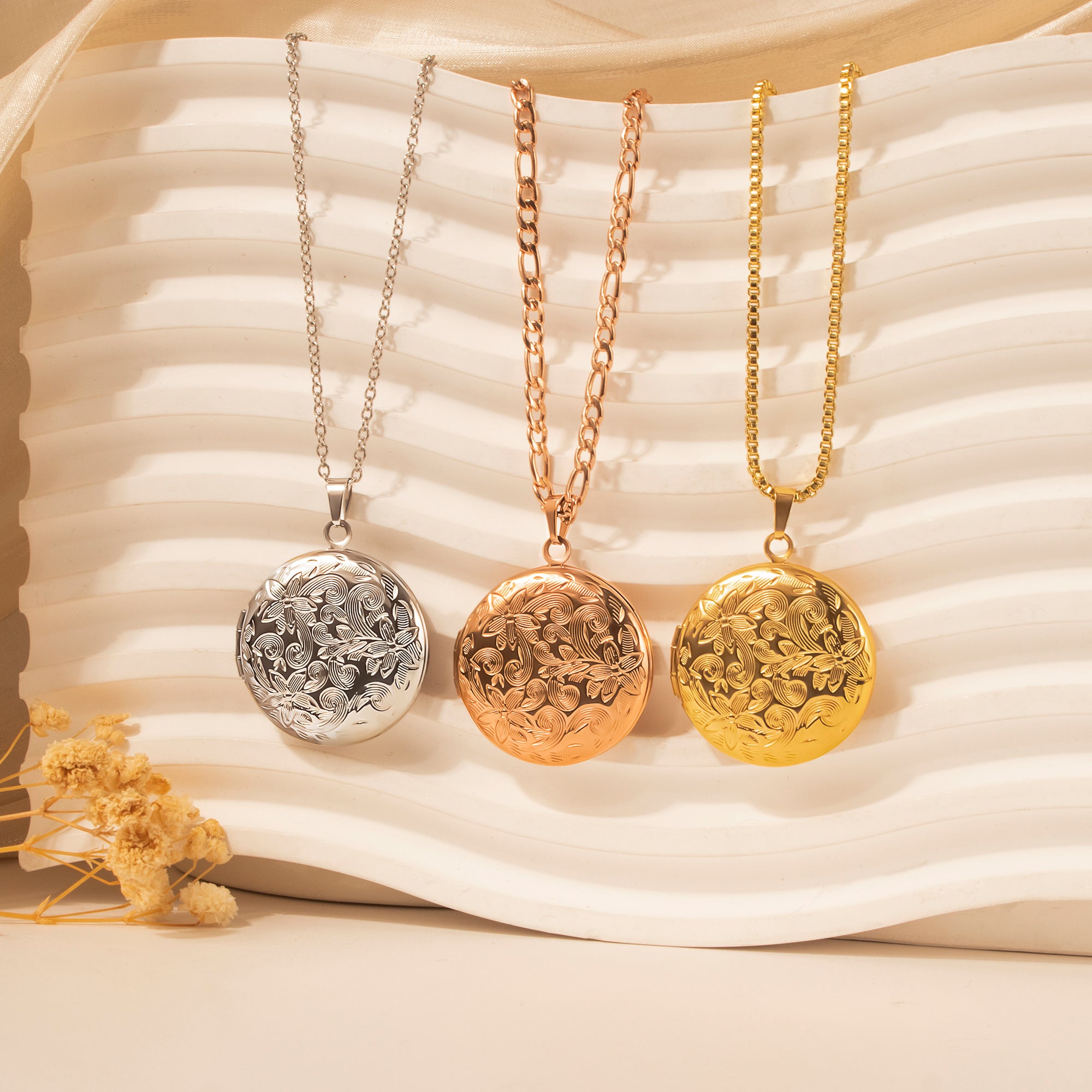 Victorian Flourish Round Photo Locket