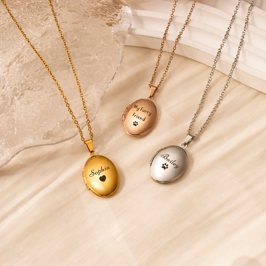 Oval Photo Locket Necklace