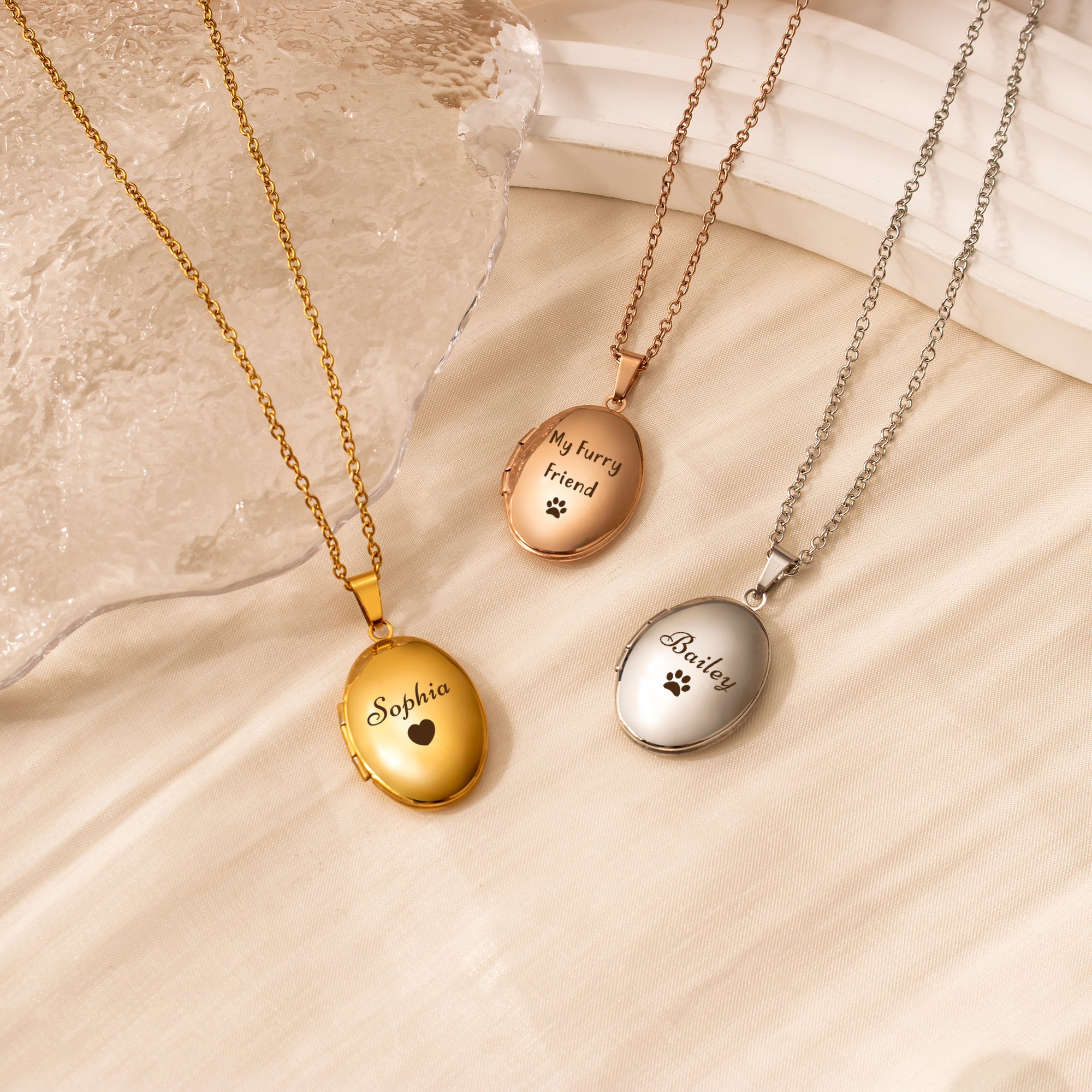 Oval Photo Locket Necklace