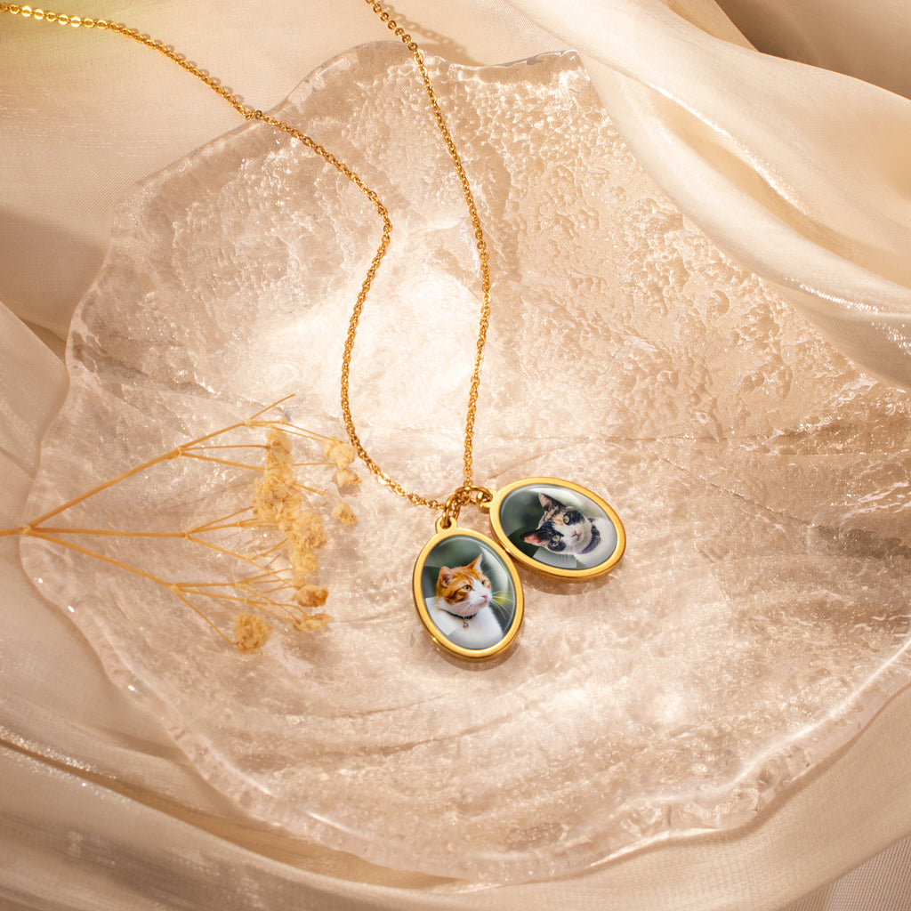 Oval Pet Photo Necklace with Glass Dome Cab
