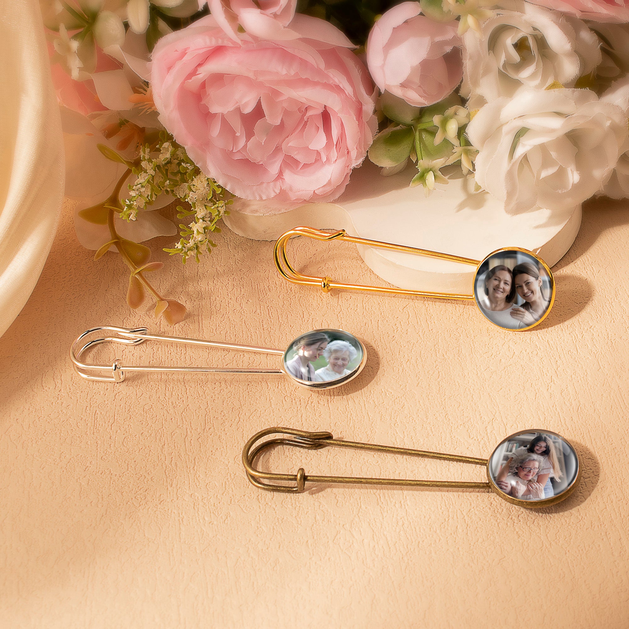 Round Wedding Photo Charm Pin Brooch