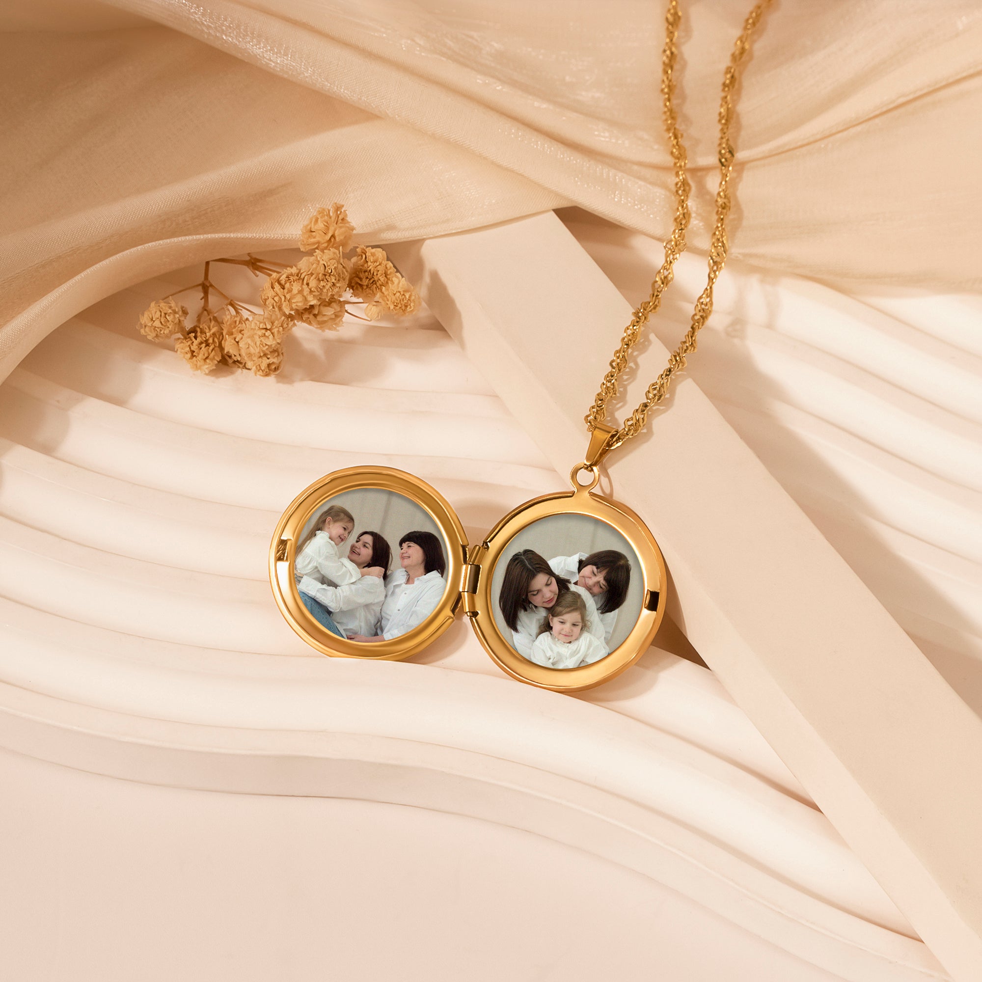 Vintage Flower Round Photo Locket Necklace