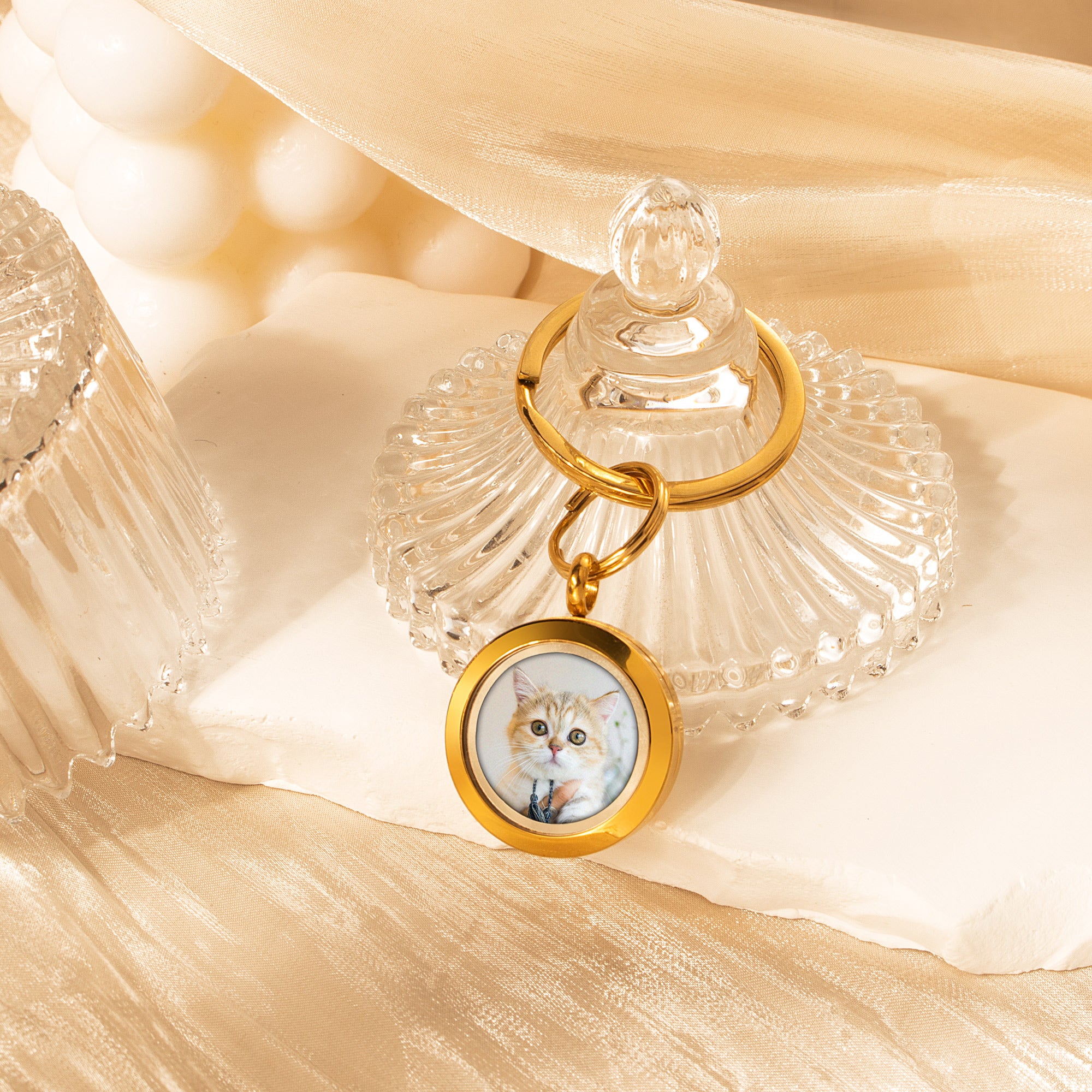 Round Photo Locket Pet Memorial Keychain
