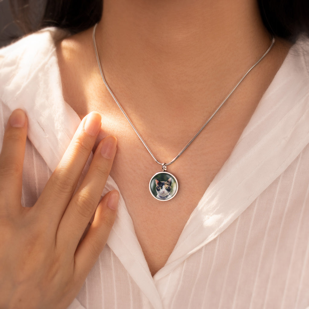 Round Pet Memorial Ashes Holder Necklace with Photo
