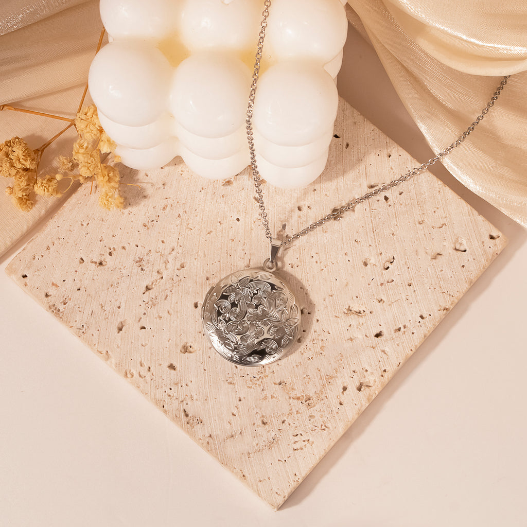 Victorian Flourish Round Photo Locket