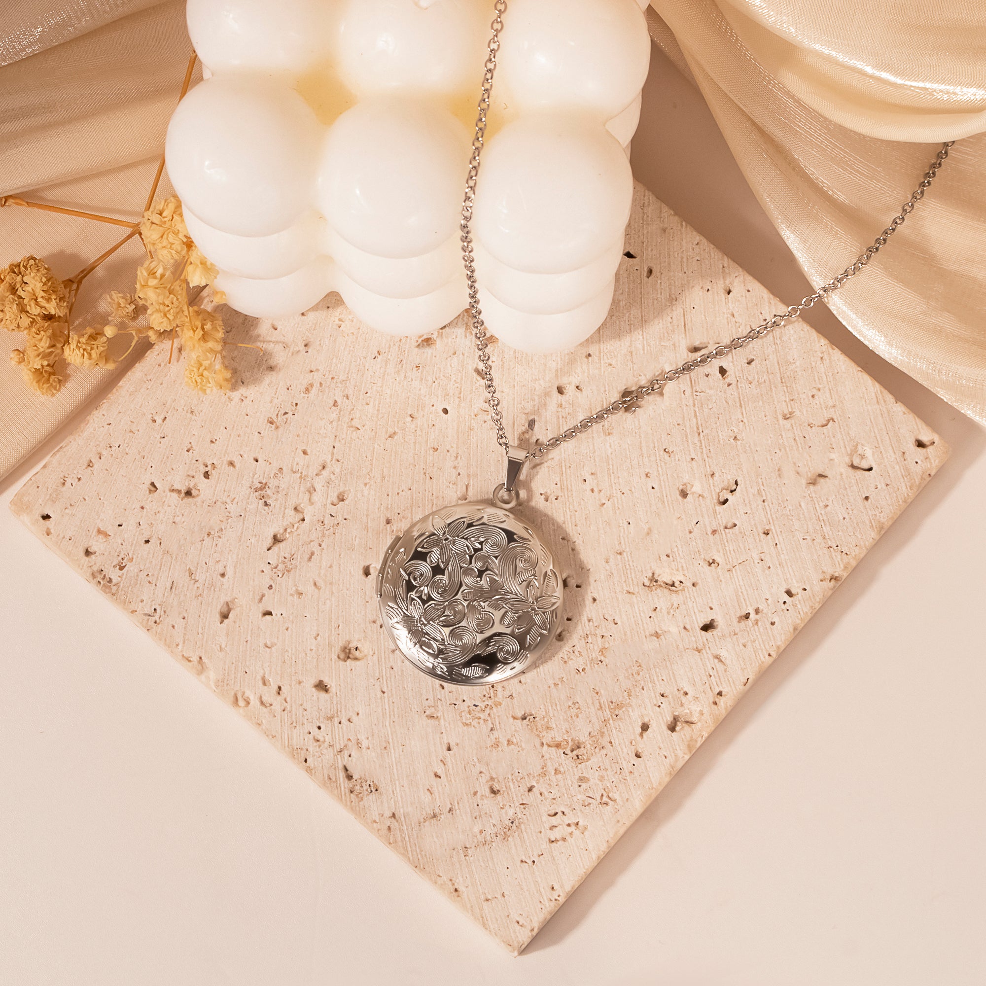 Victorian Flourish Round Photo Locket