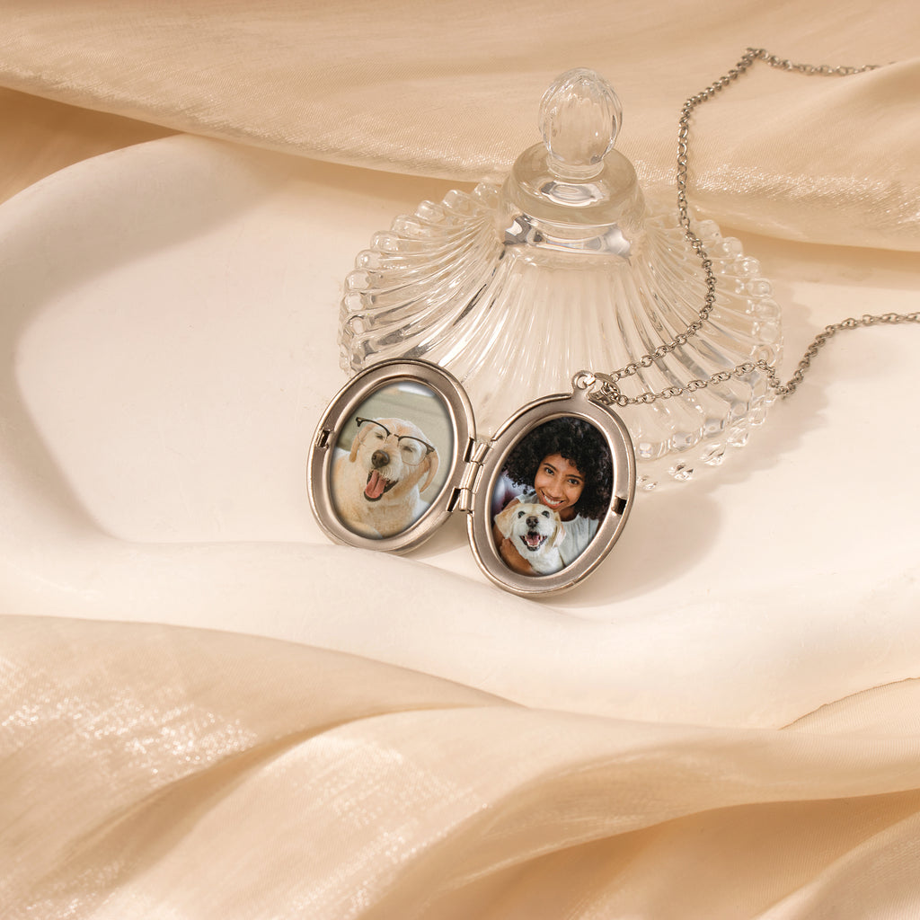 Oval Photo Locket Necklace