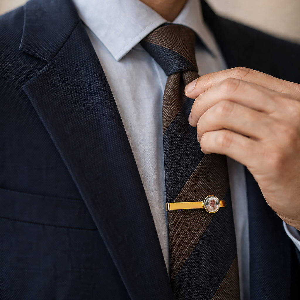 Round Memorial Tie Clip with Glass Dome Cab