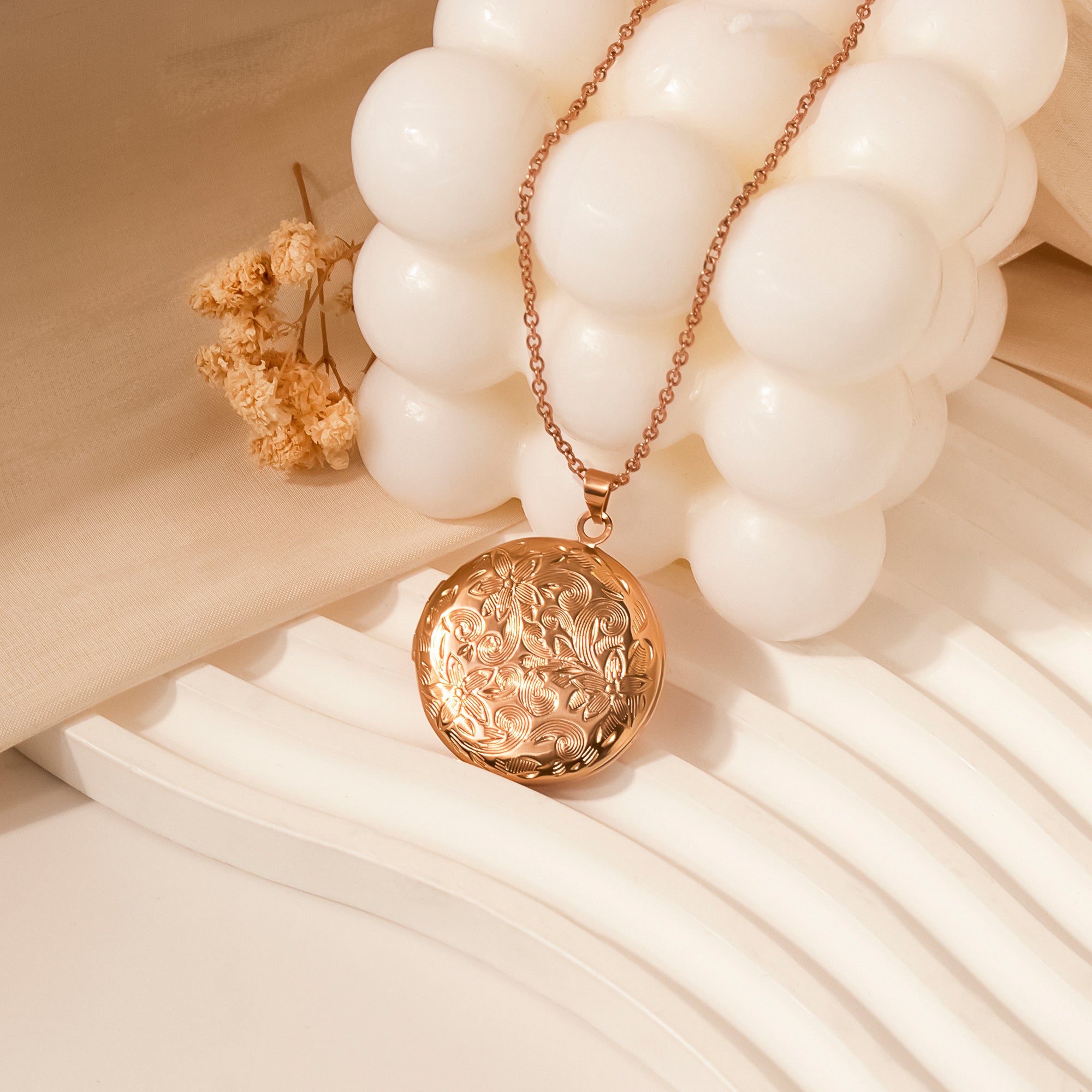 Victorian Flourish Round Photo Locket