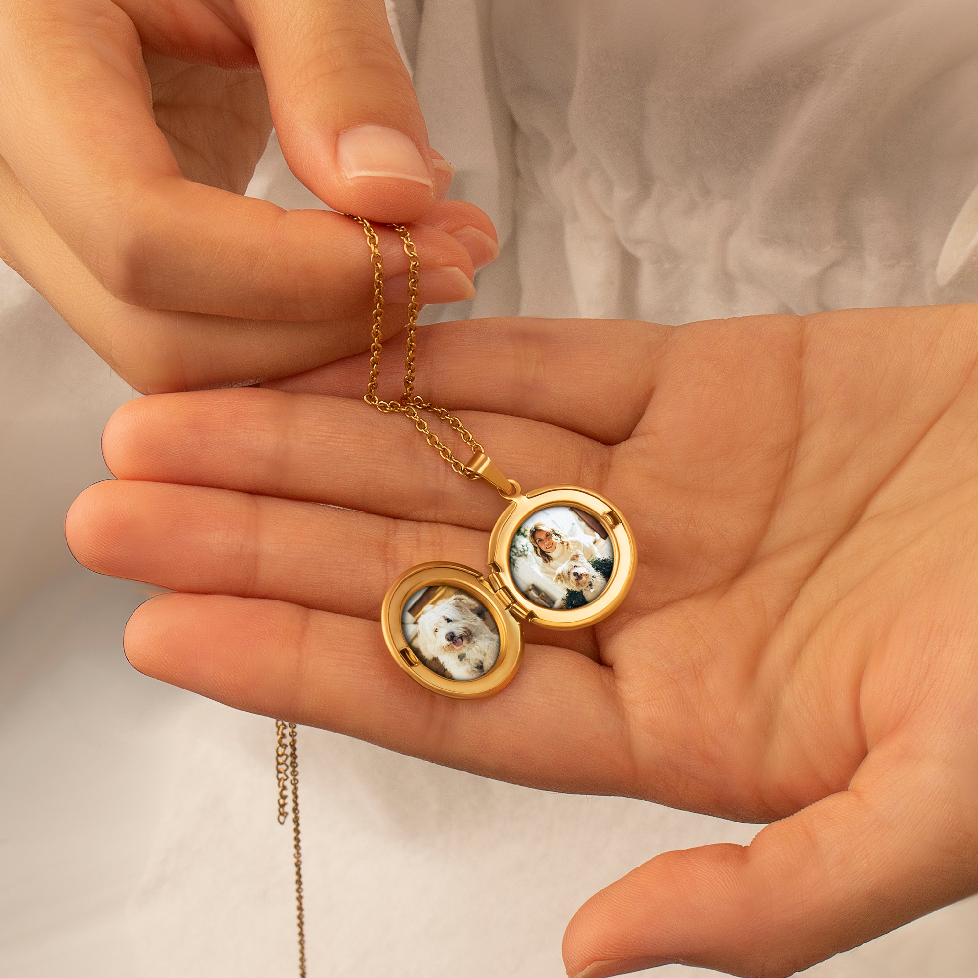 Round Photo Locket Necklace