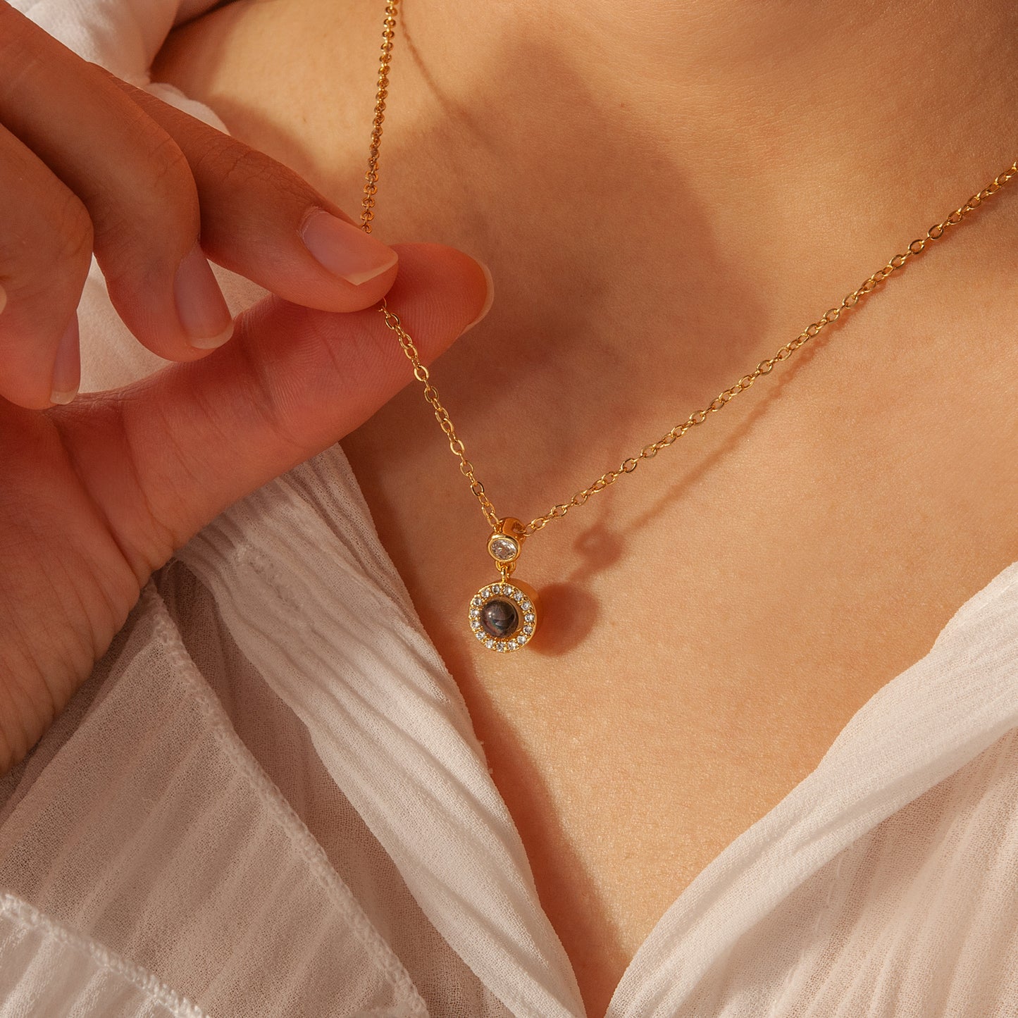 Round Photo Projection Necklace