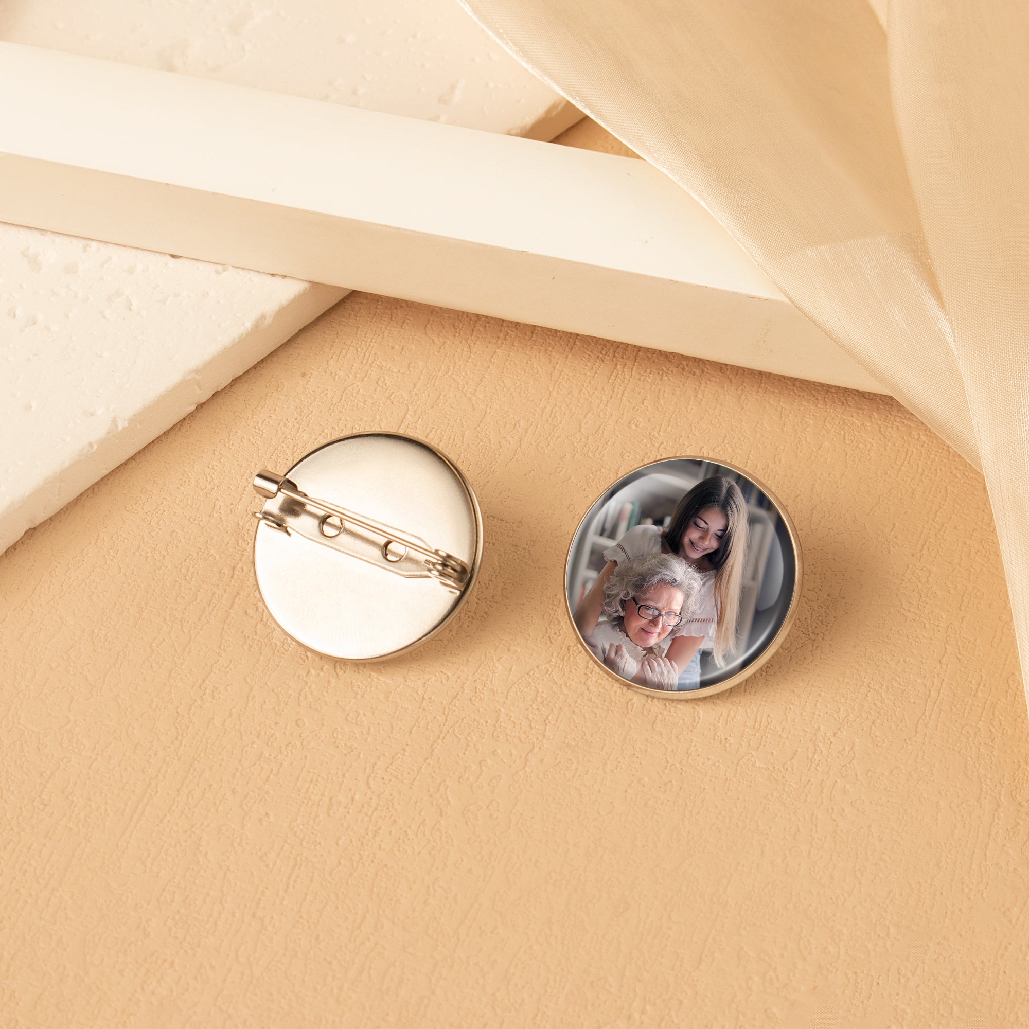 Custom Round Photo Pin