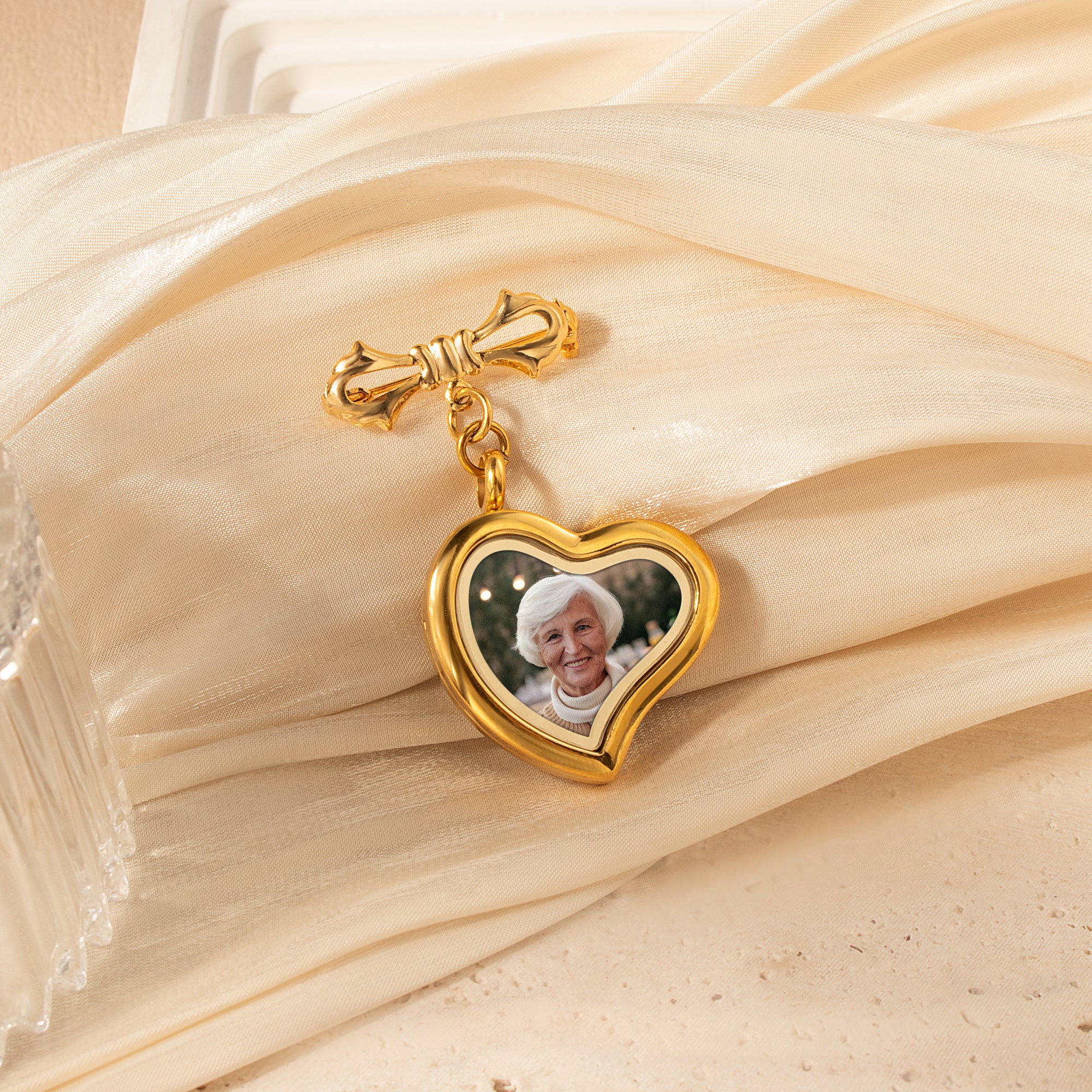 Glass Sideways Heart Graduation Photo Locket Brooch Pin