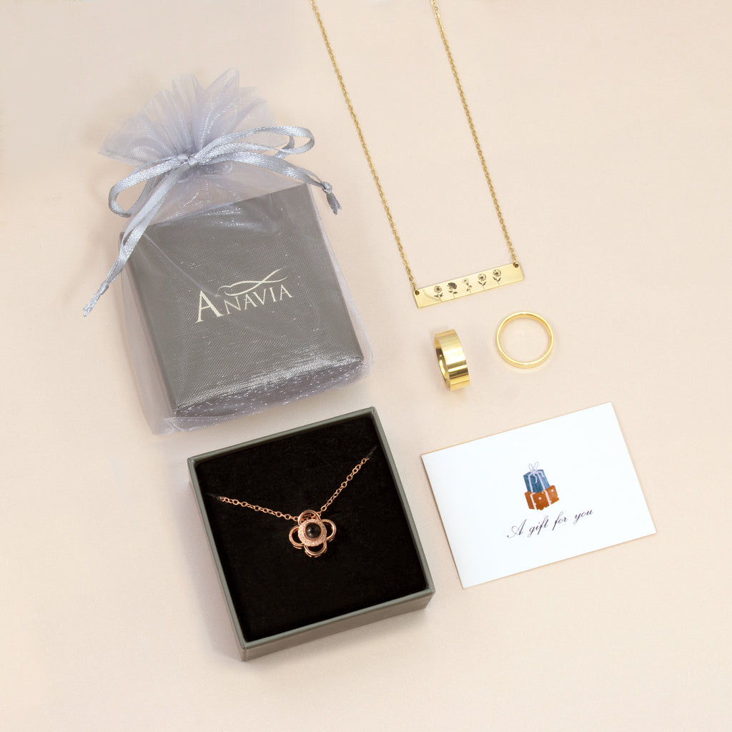 Clover Photo Projection Necklace