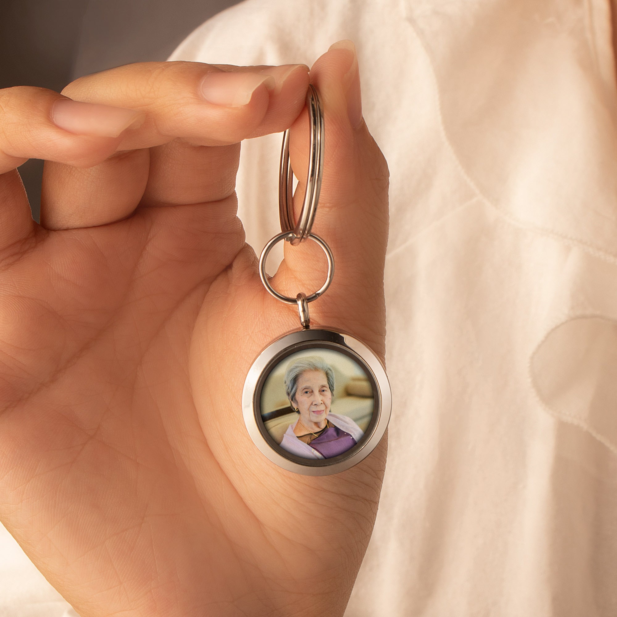 Round Photo Locket Memorial Keychain