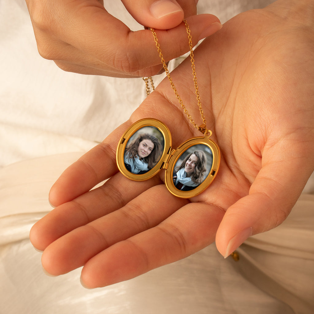 Oval Photo Locket Necklace