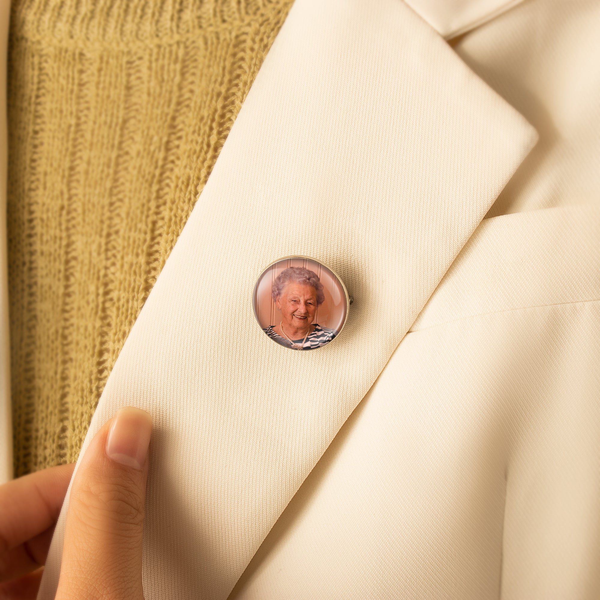 Custom Round Photo Pin