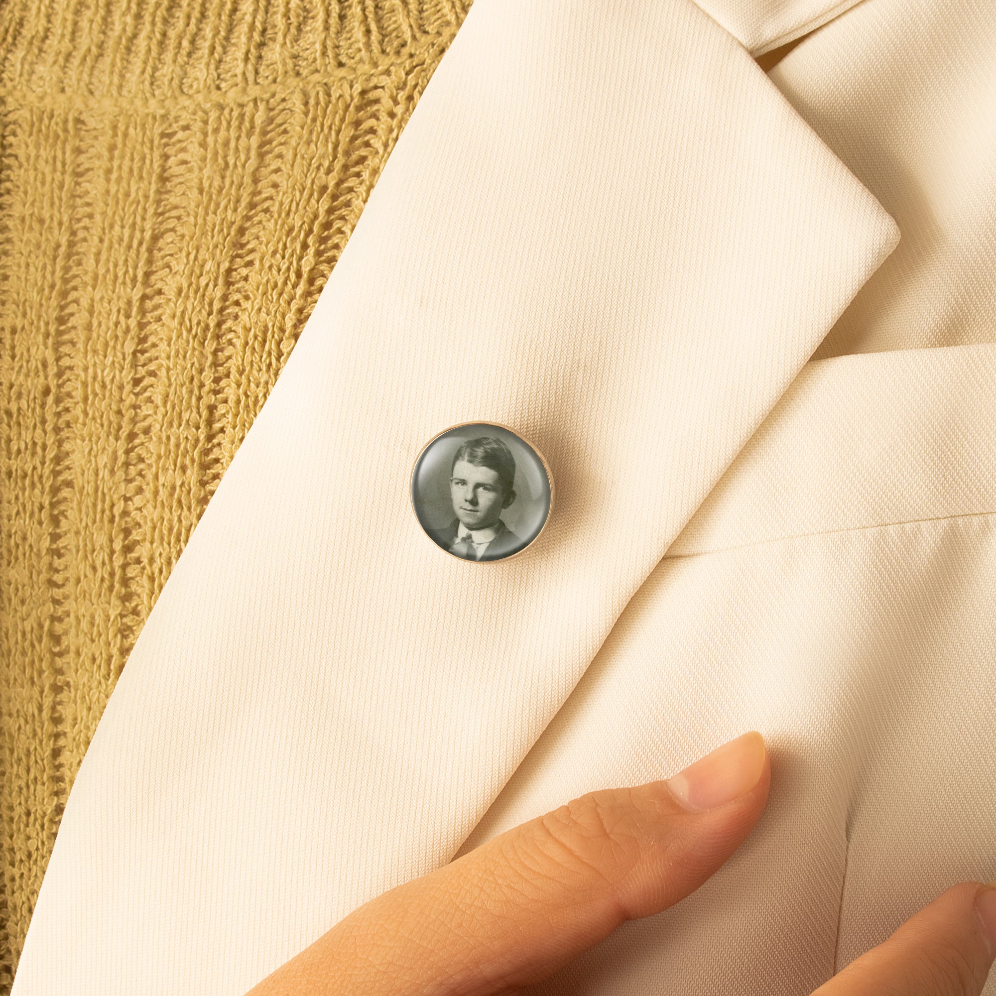 Custom Round Photo Pin