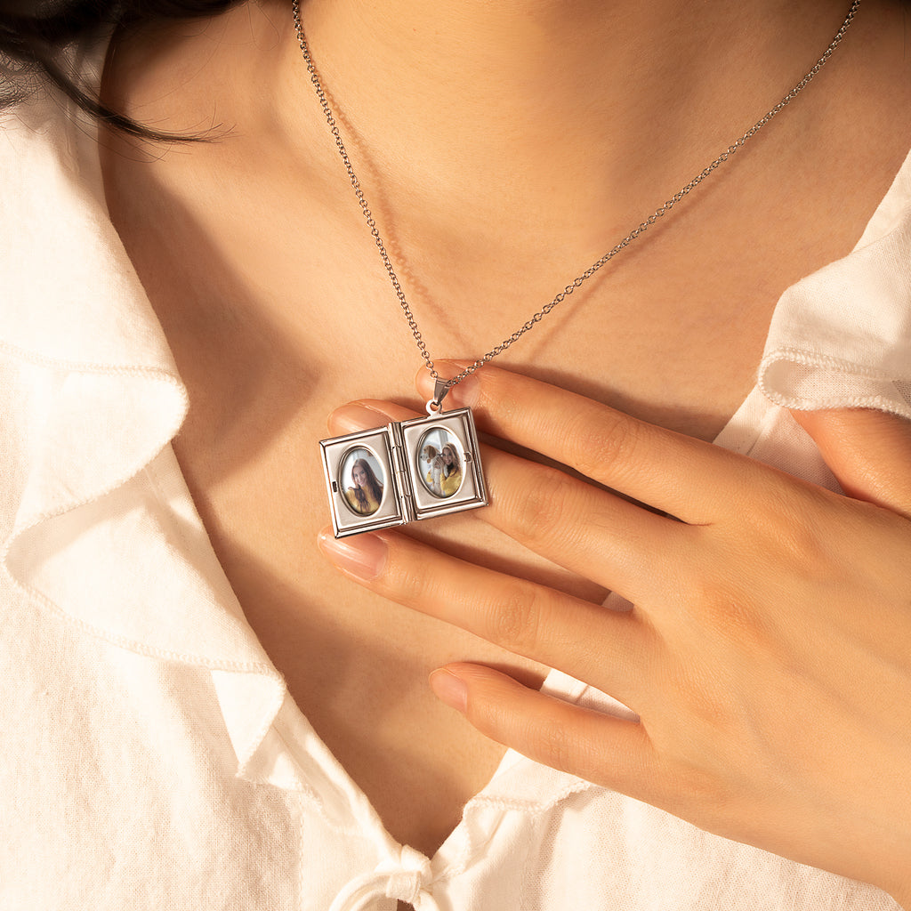 18K Gold Vintage Square Locket Necklace