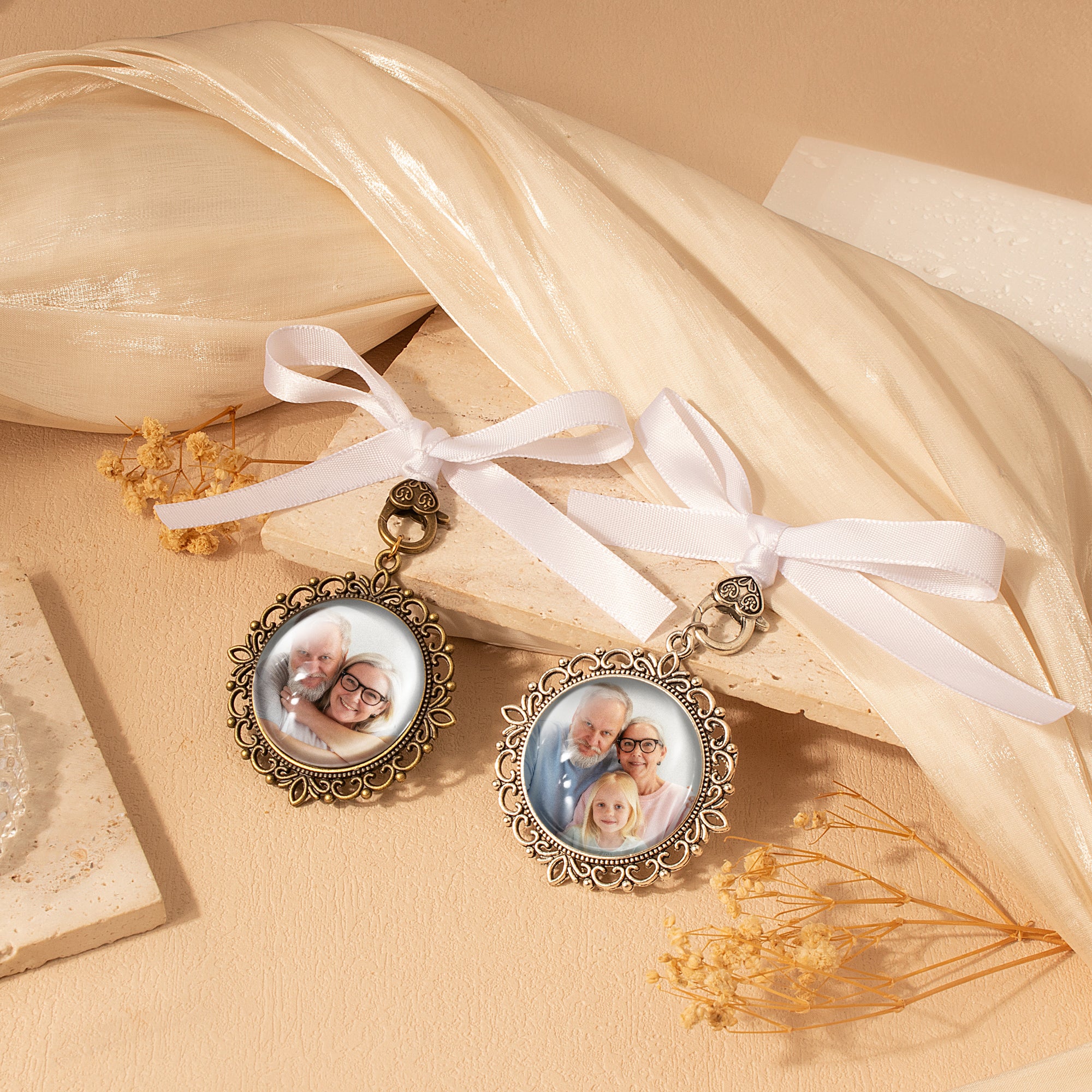 Round Double-Sided Photo Wedding Resin Ribbon Brooch