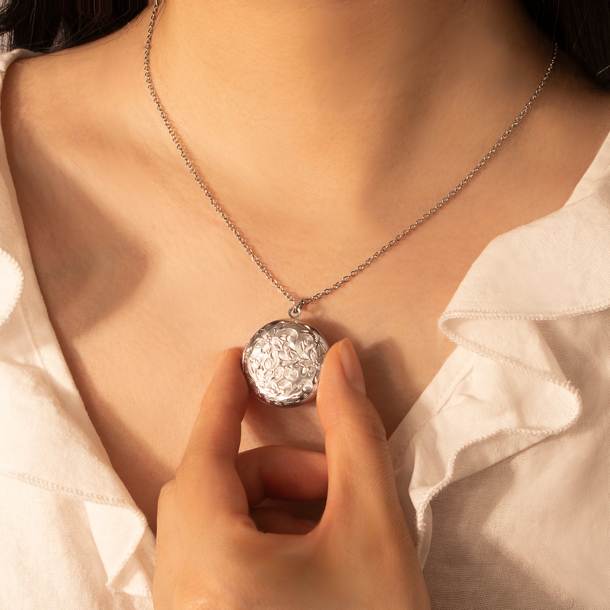 Victorian Flourish Round Photo Locket
