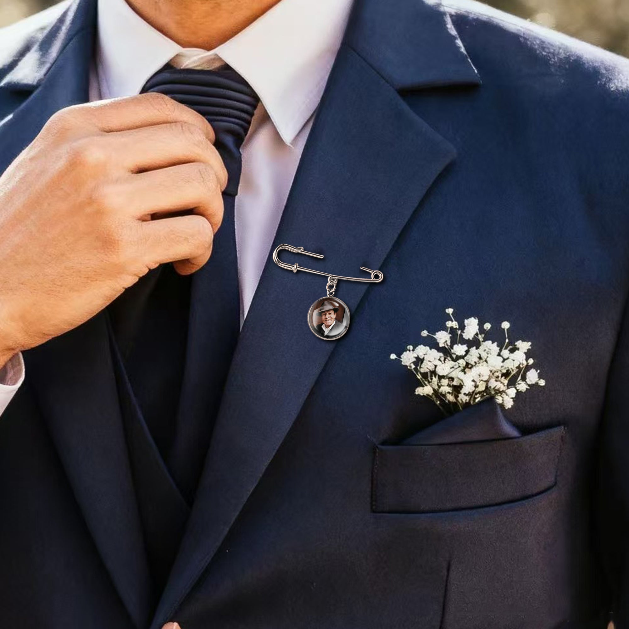 Vertical Wedding Round Photo Brooch Pin