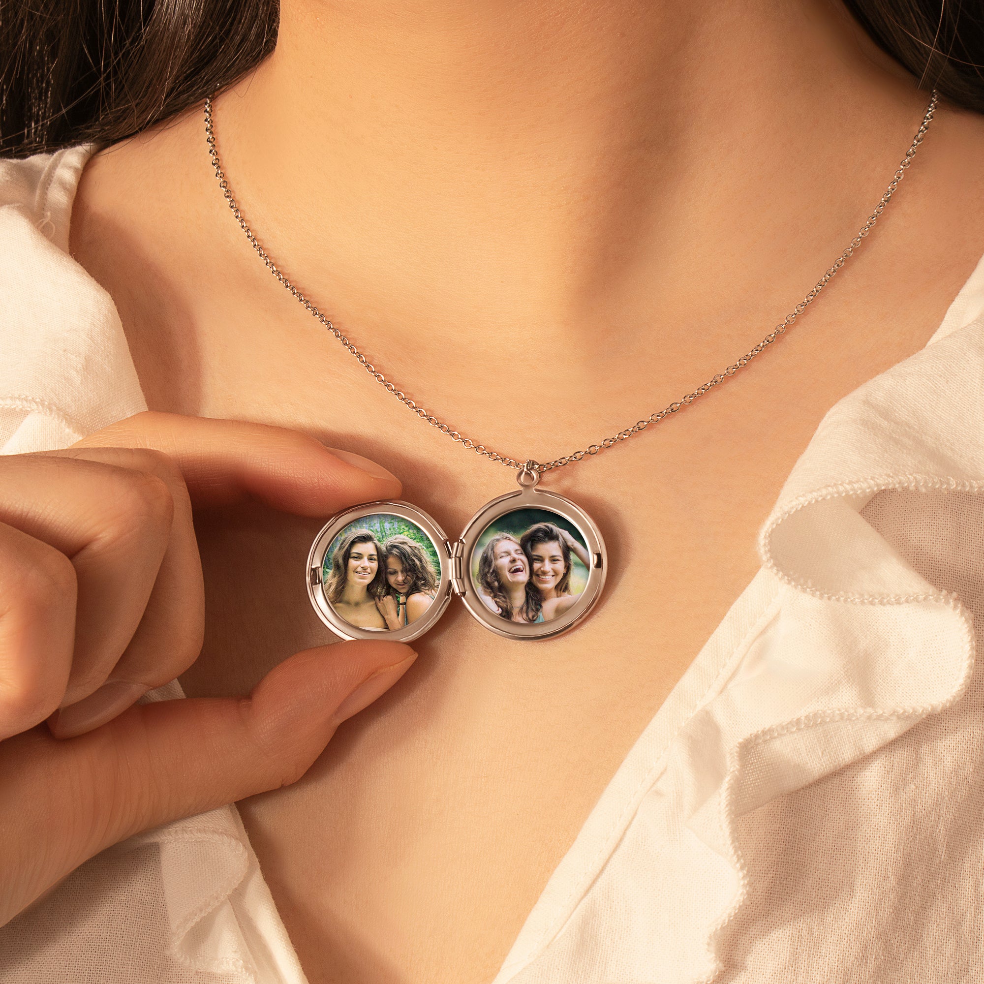 Vintage Flower Round Photo Locket Necklace