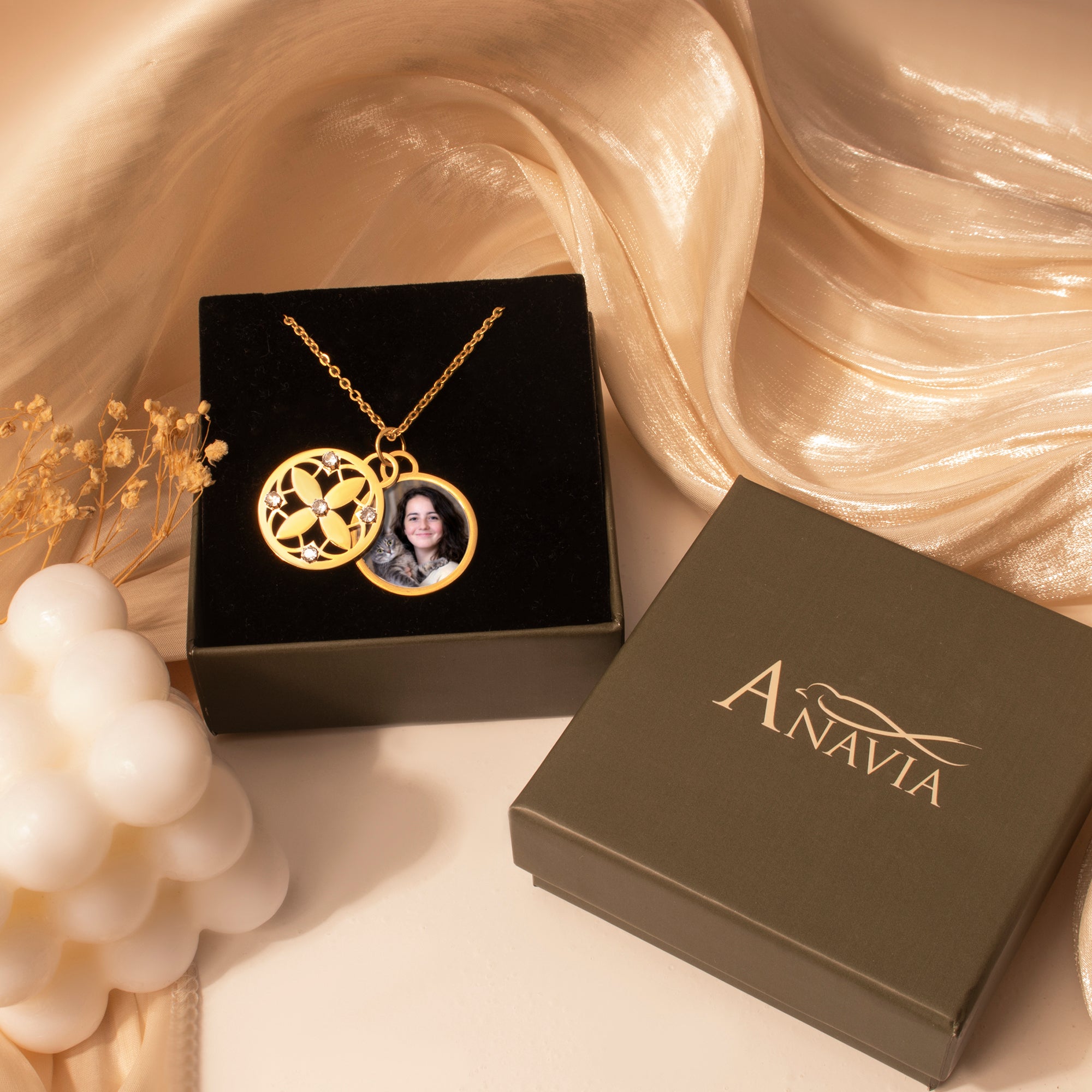 Four Leaf Pet Memorial Photo Necklace